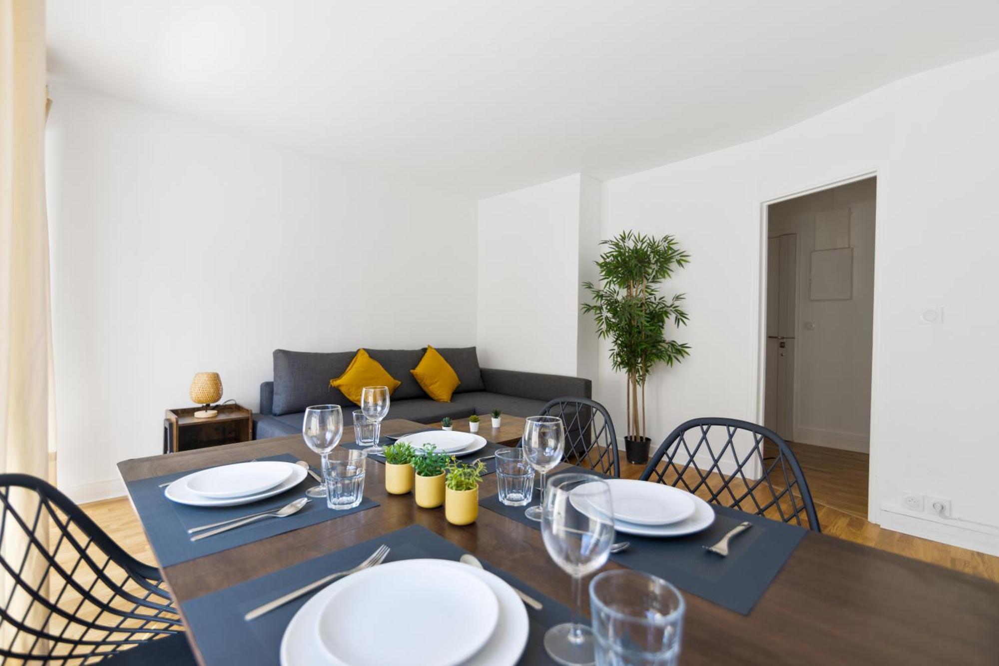 Quartier Luxembourg Free Netflix Apartment